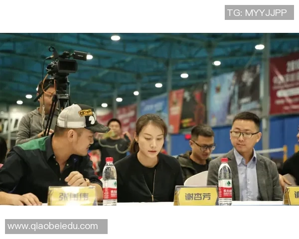广州羽毛球队与深圳羽毛球队赛后复盘分析双方状态与表现对比