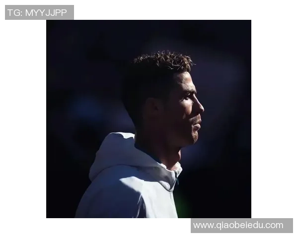 足球明星头像女神秘魅力探秘揭示她们背后的故事与风采 足球明星头像女神秘魅力探秘揭示她们背后的故事与风采