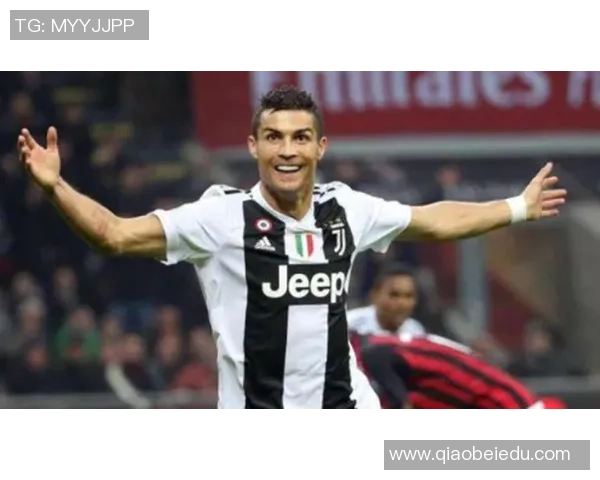 C罗足球明星小挂画展现传奇风采与激情瞬间的完美结合