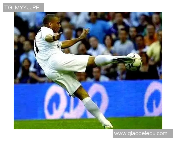 足球明星经典动作解析与技巧分享助你提升球技