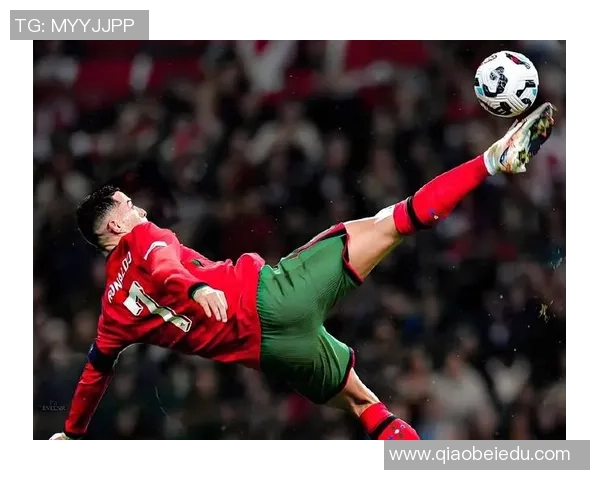 C罗足球明星卡片的魅力与收藏价值探秘 C罗足球明星卡片的魅力与收藏价值探秘